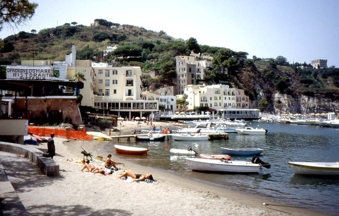 Lacco Ameno Am Strand